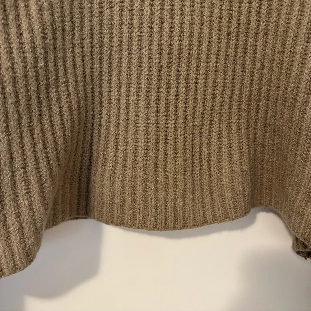 Aritzia Babaton Guell Cropped Wool Ribbed Turtleneck Sweater Size Medium Women’s - Picture 7 of 12
